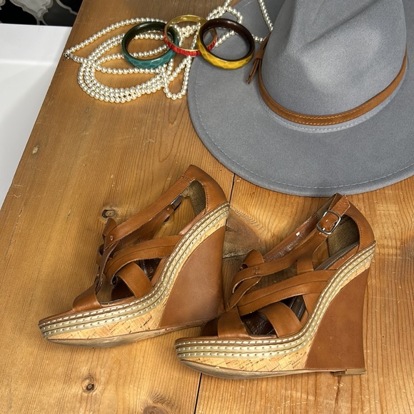 Camel Leather White House Black Market Wedge - Picture 3 of 6